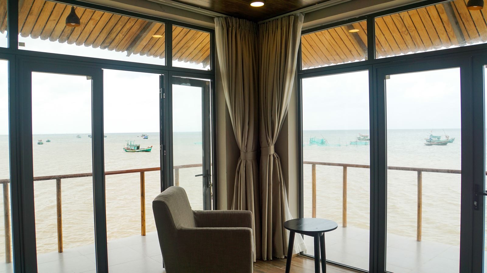 rooms-impeccable-villa-on-the-sea