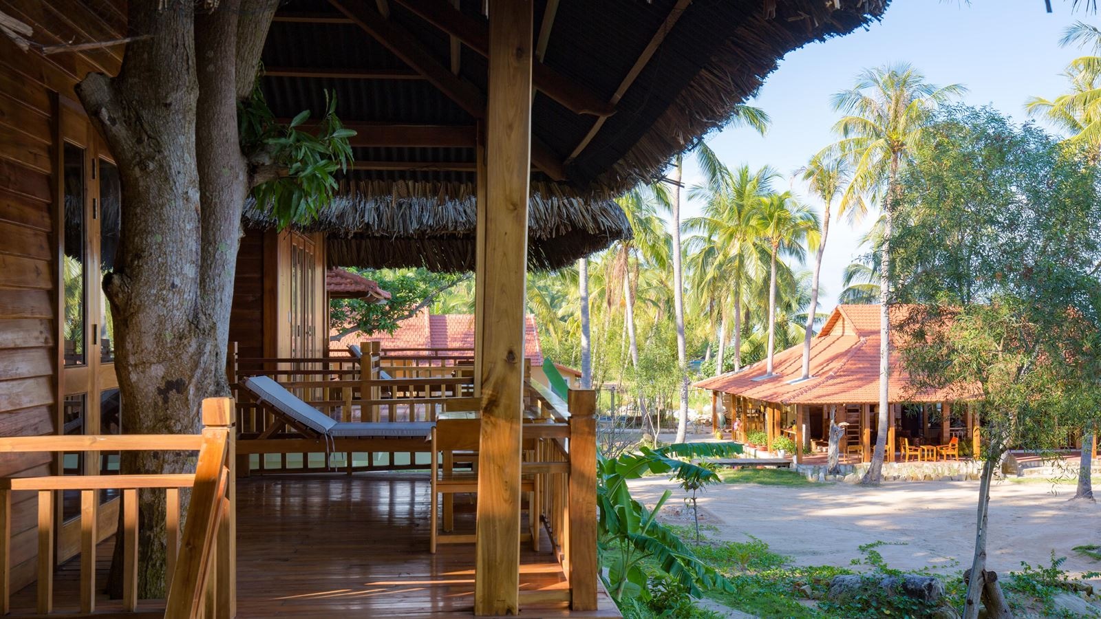 rooms-beach-front-bungalow