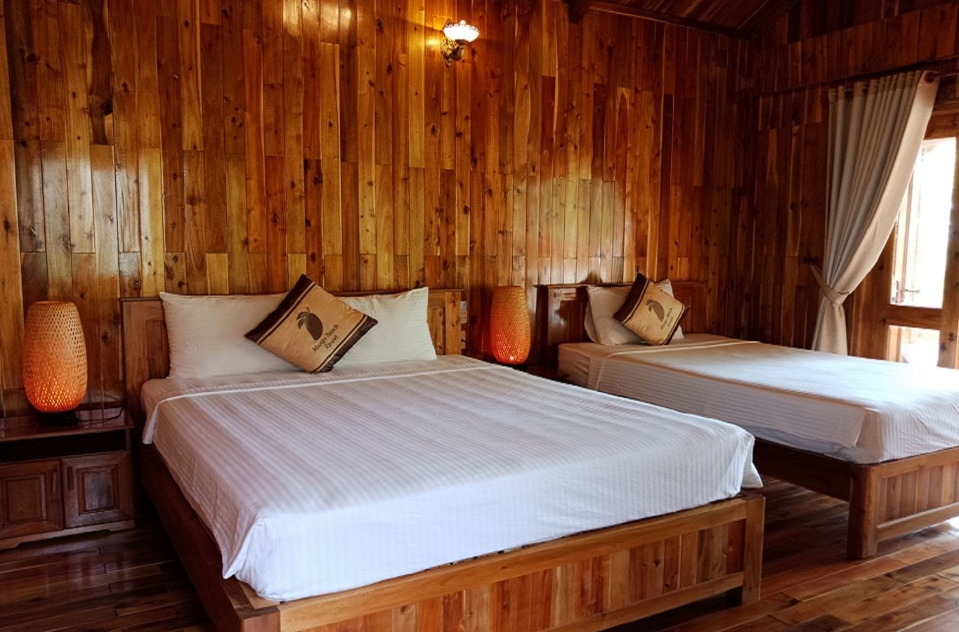 rooms-deluxe-family-triple