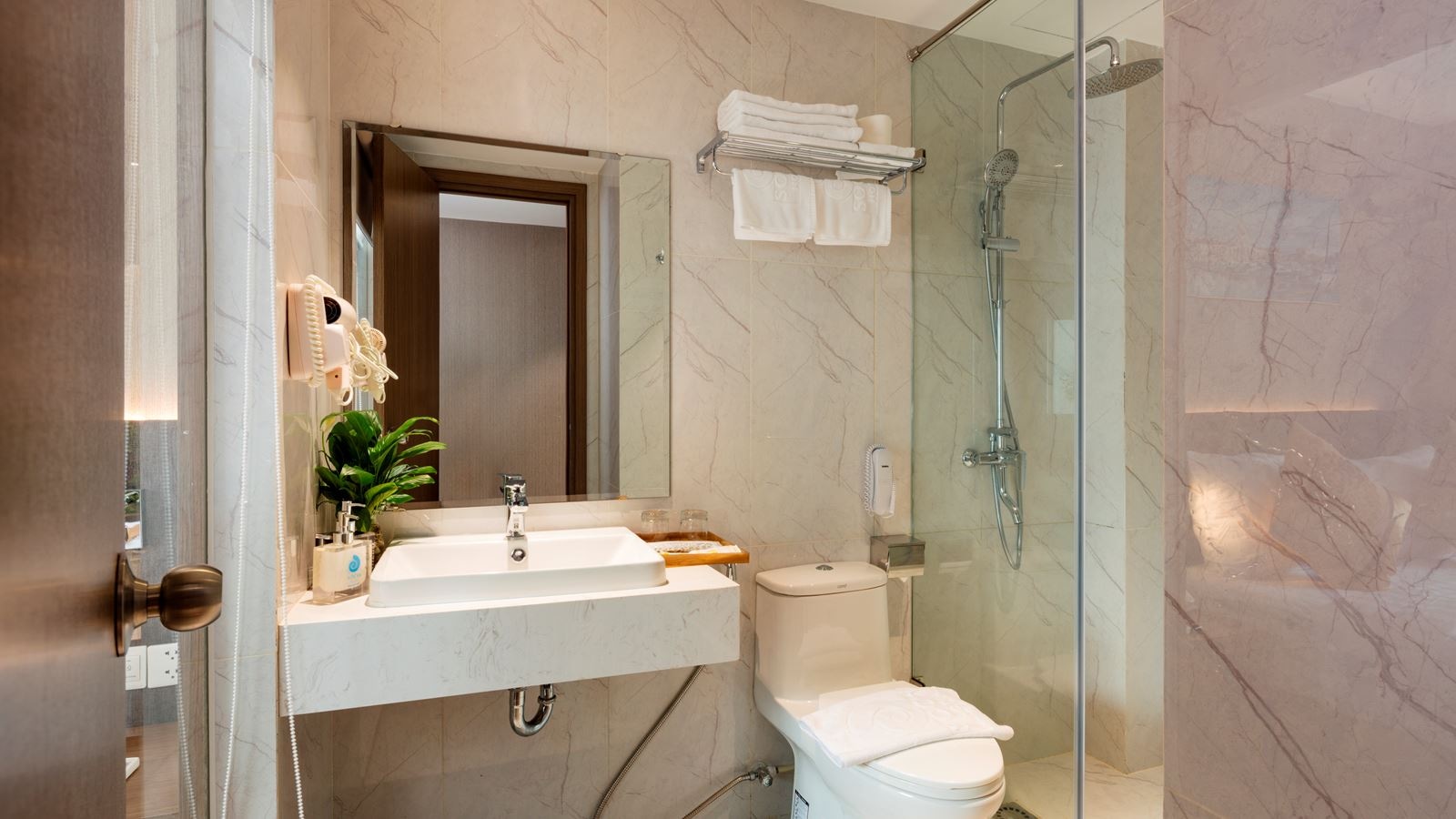 rooms-superior-balcony