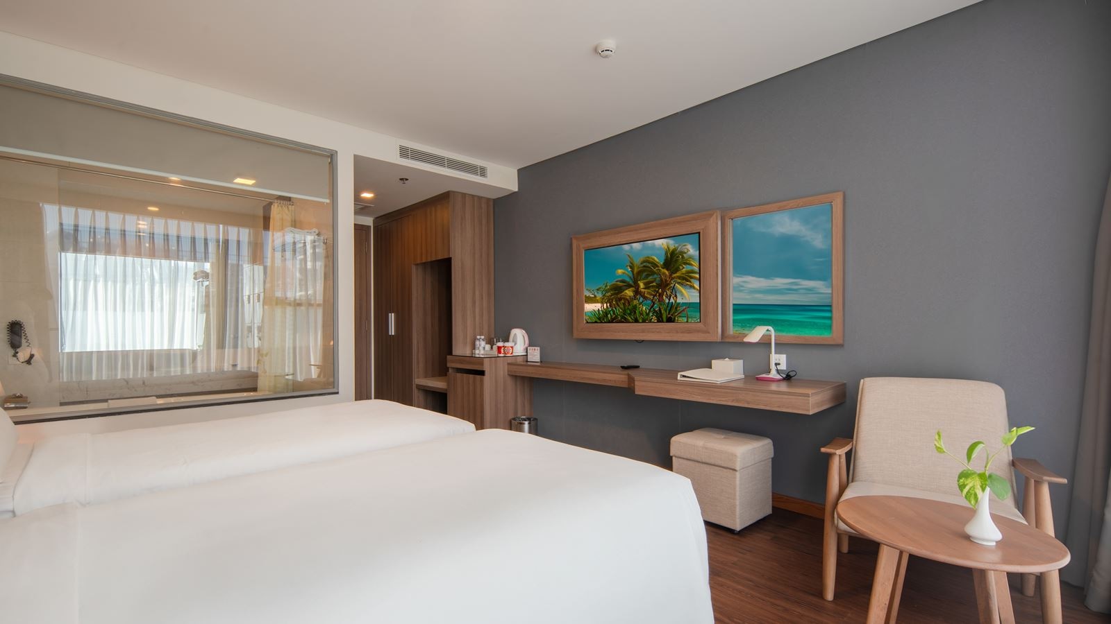 rooms-deluxe-partial-sea-view