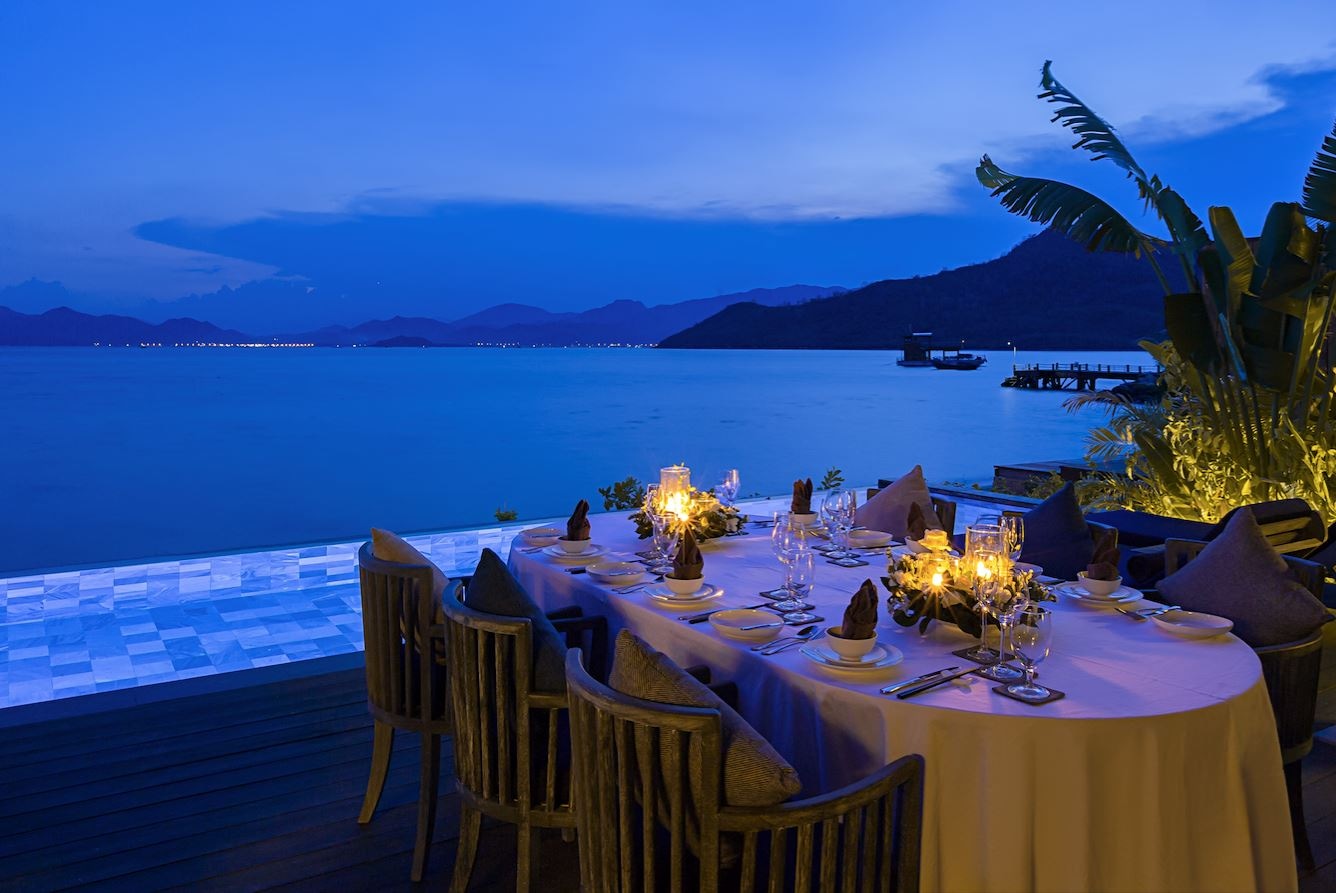 rooms-twobedroom-beachfront-pool-villa