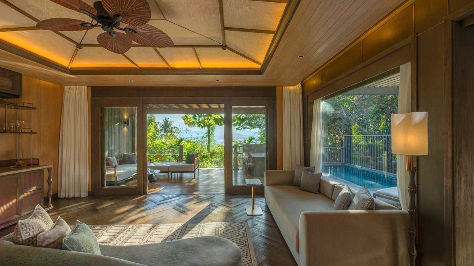 rooms-bay-view-pool-villa