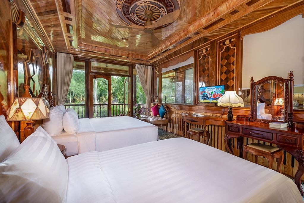 rooms-deluxe-partial-sea-view-triple-with-balcony-no-extra-bed