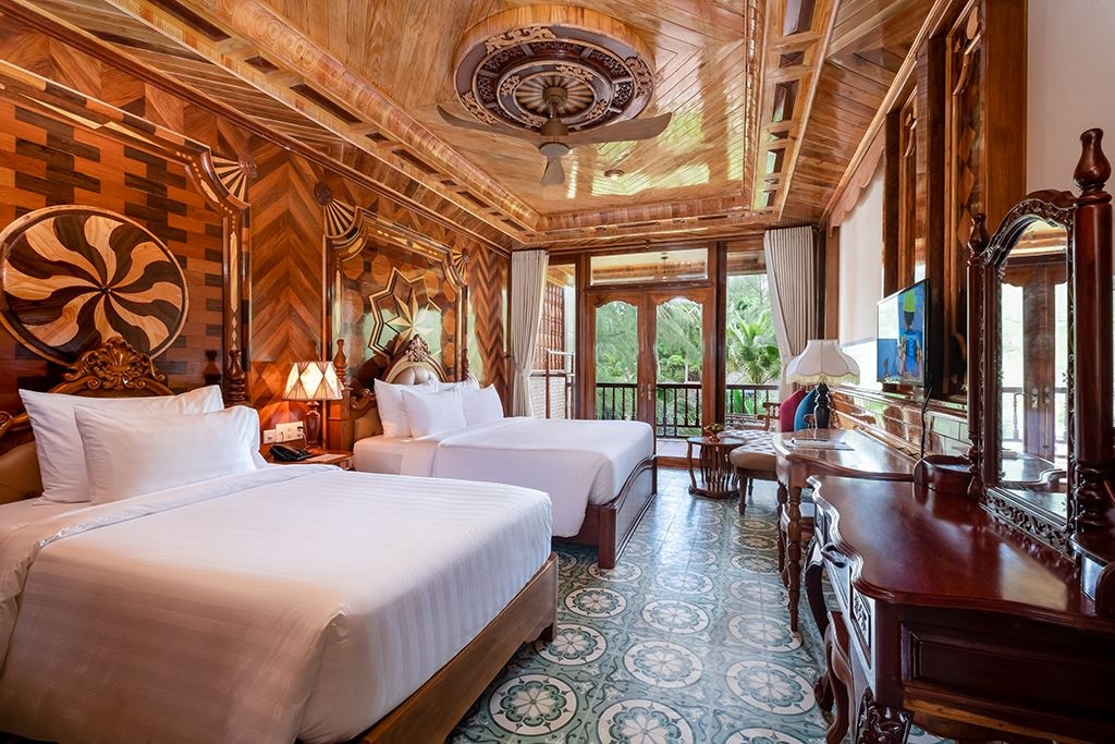 rooms-deluxe-partial-sea-view-triple-with-balcony-no-extra-bed