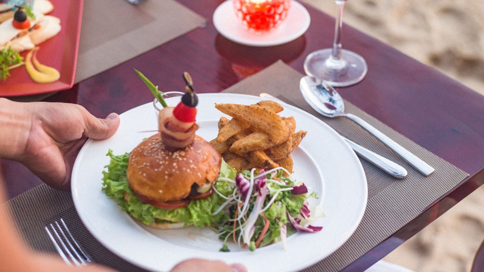 restaurants-cocopalm-restaurant
