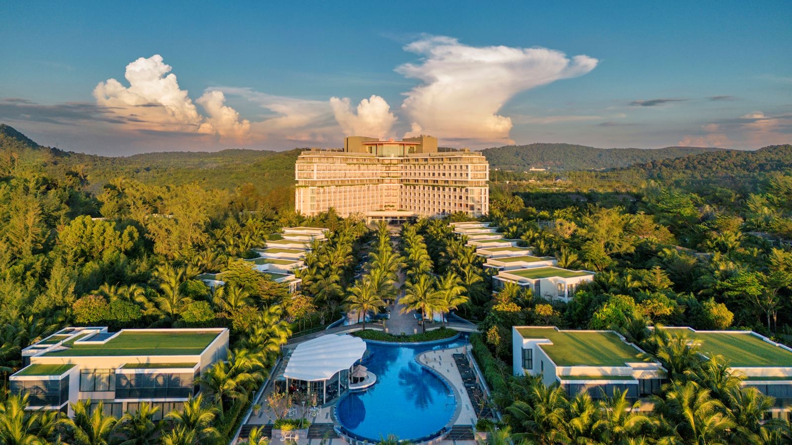 pools-outdoor--indoor-pool
