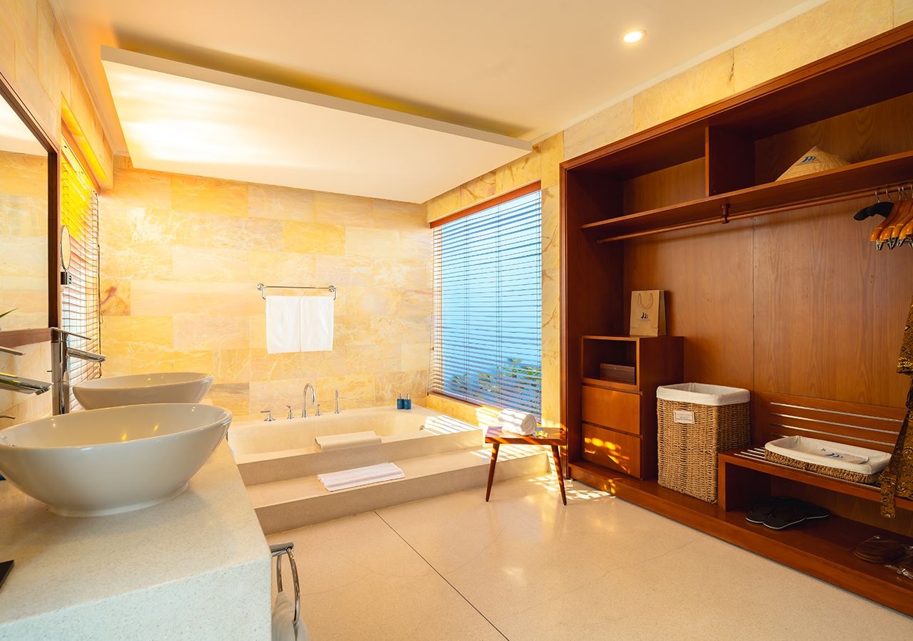 rooms-beachfront-pool-villa-child-without-extra-bed