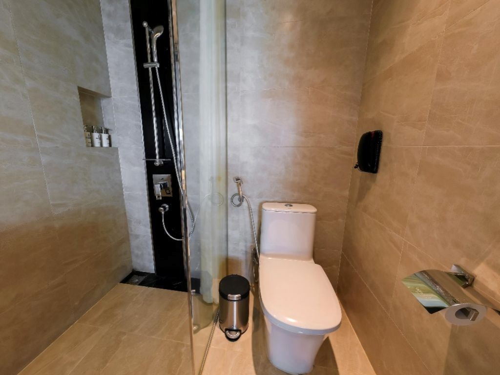 rooms-deluxe-partial-seaview-with-balcony