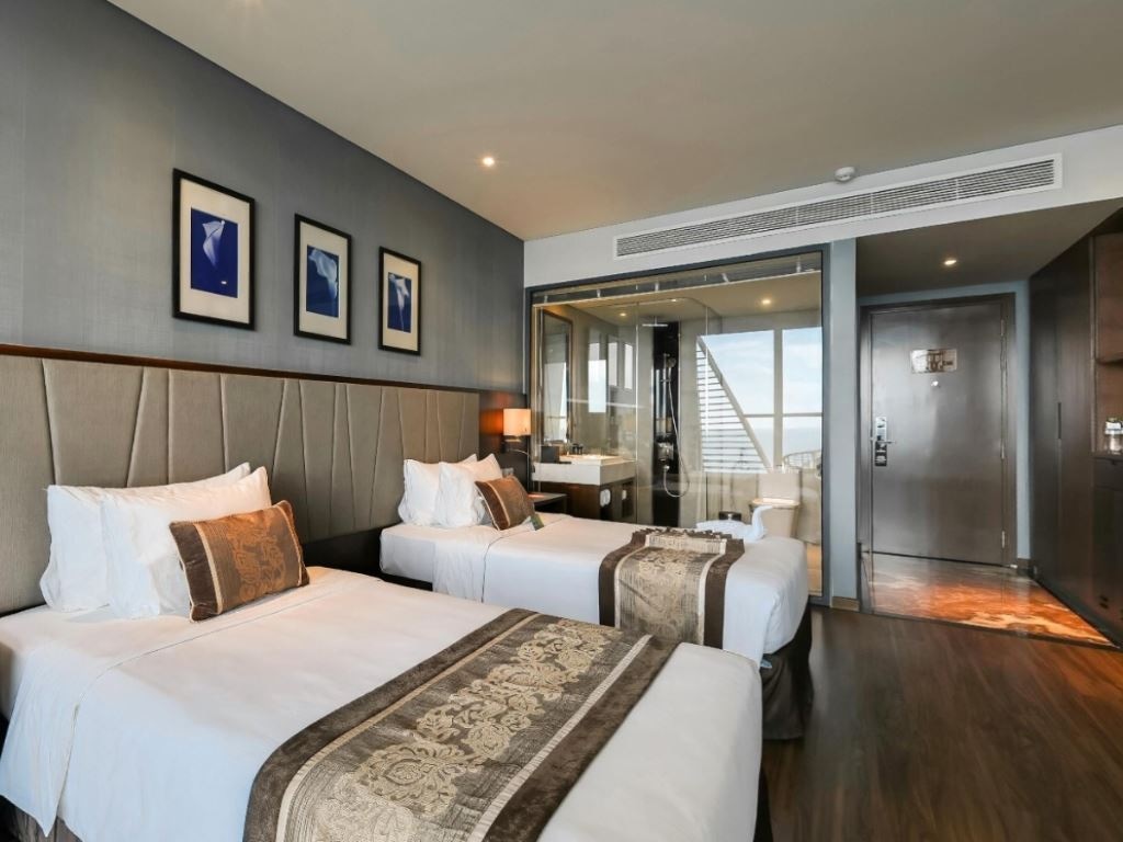 rooms-deluxe-ocean-view-with-balcony