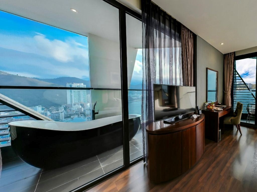 rooms-pacific-double-with-balcony