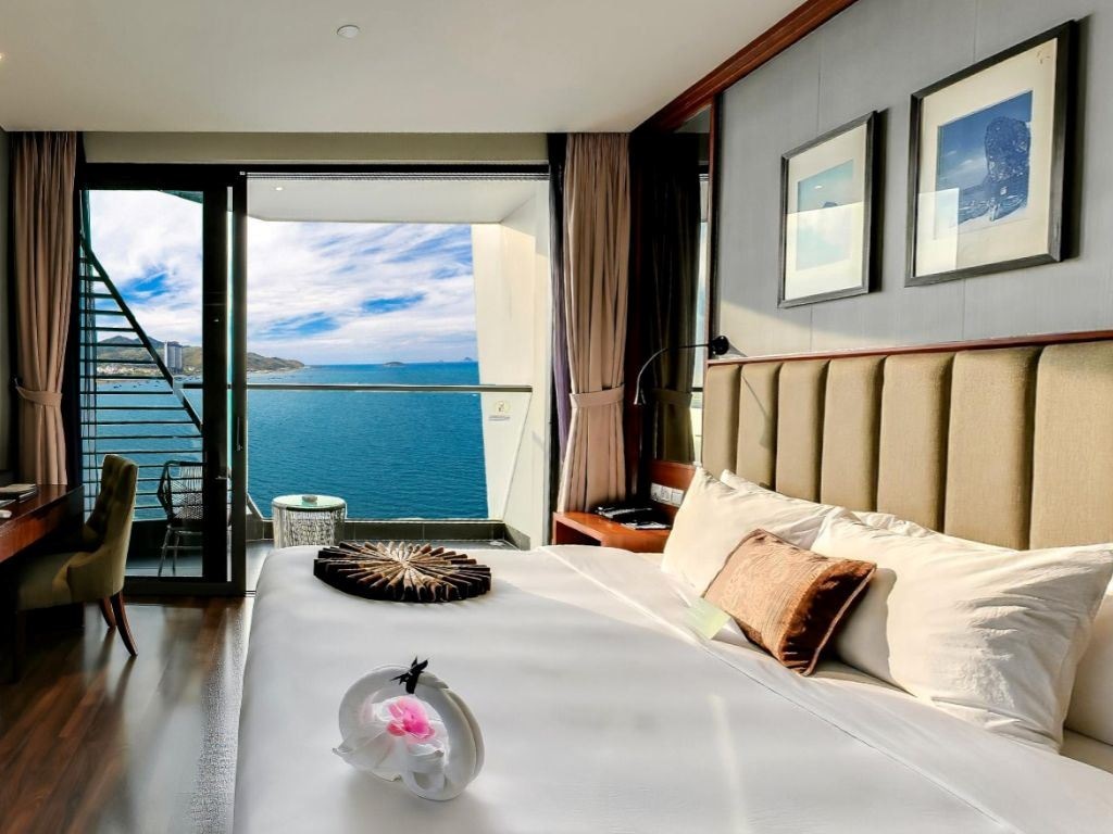 rooms-pacific-double-with-balcony-child-without-extra-bed