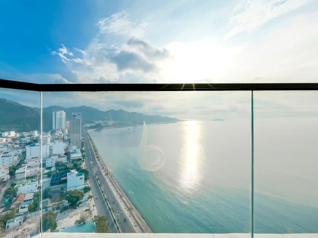 rooms-pacific-double-with-balcony-child-without-extra-bed