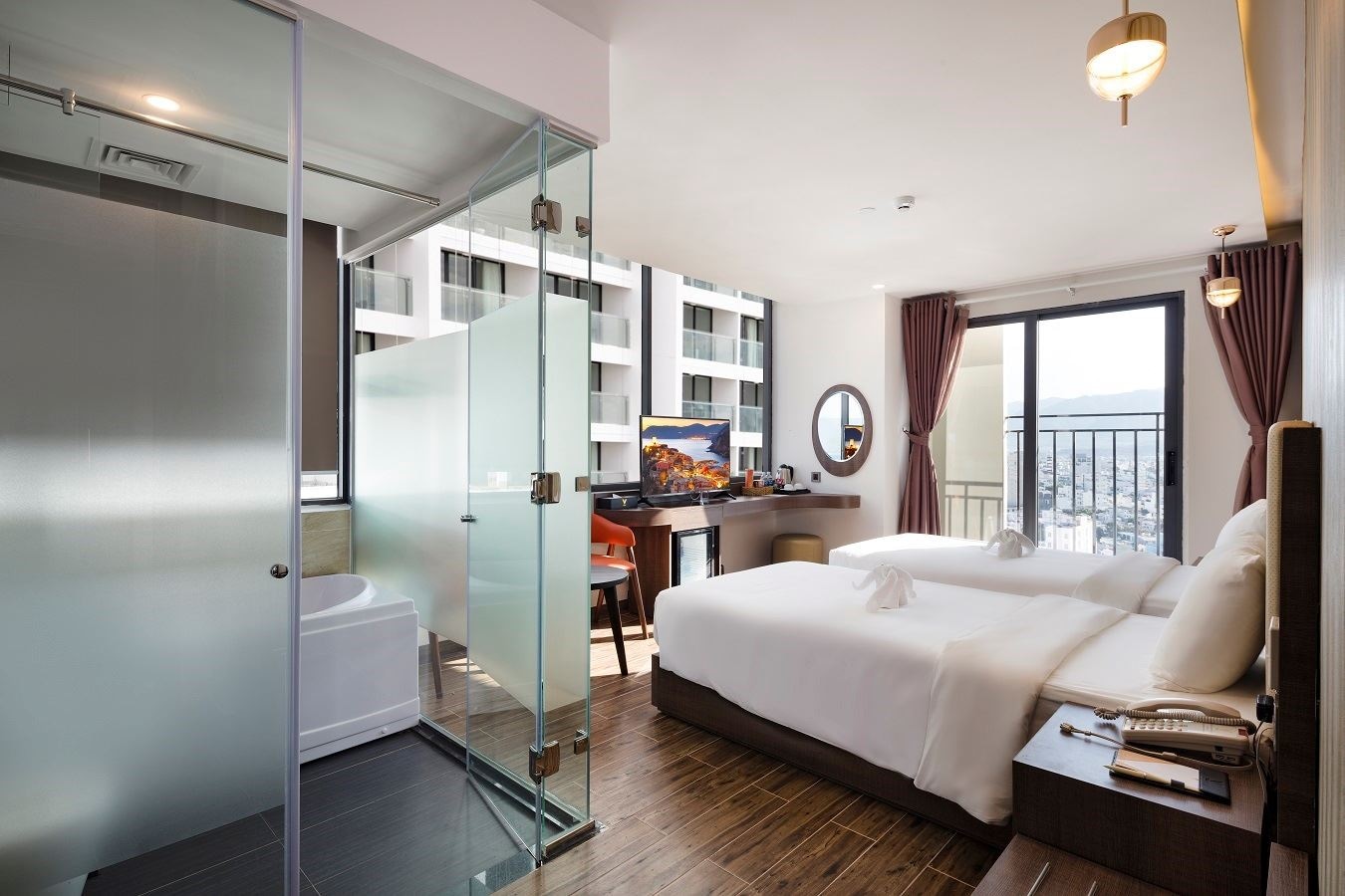 rooms-deluxe-connecting-cityview