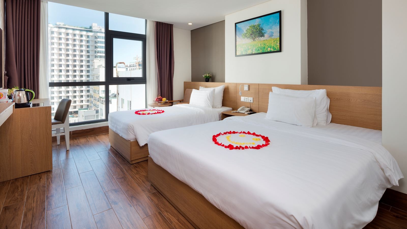 rooms-room-luxury-city-view