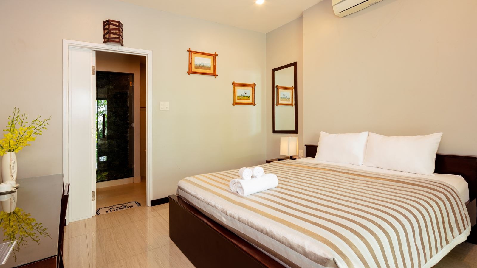 rooms-room-deluxe-double