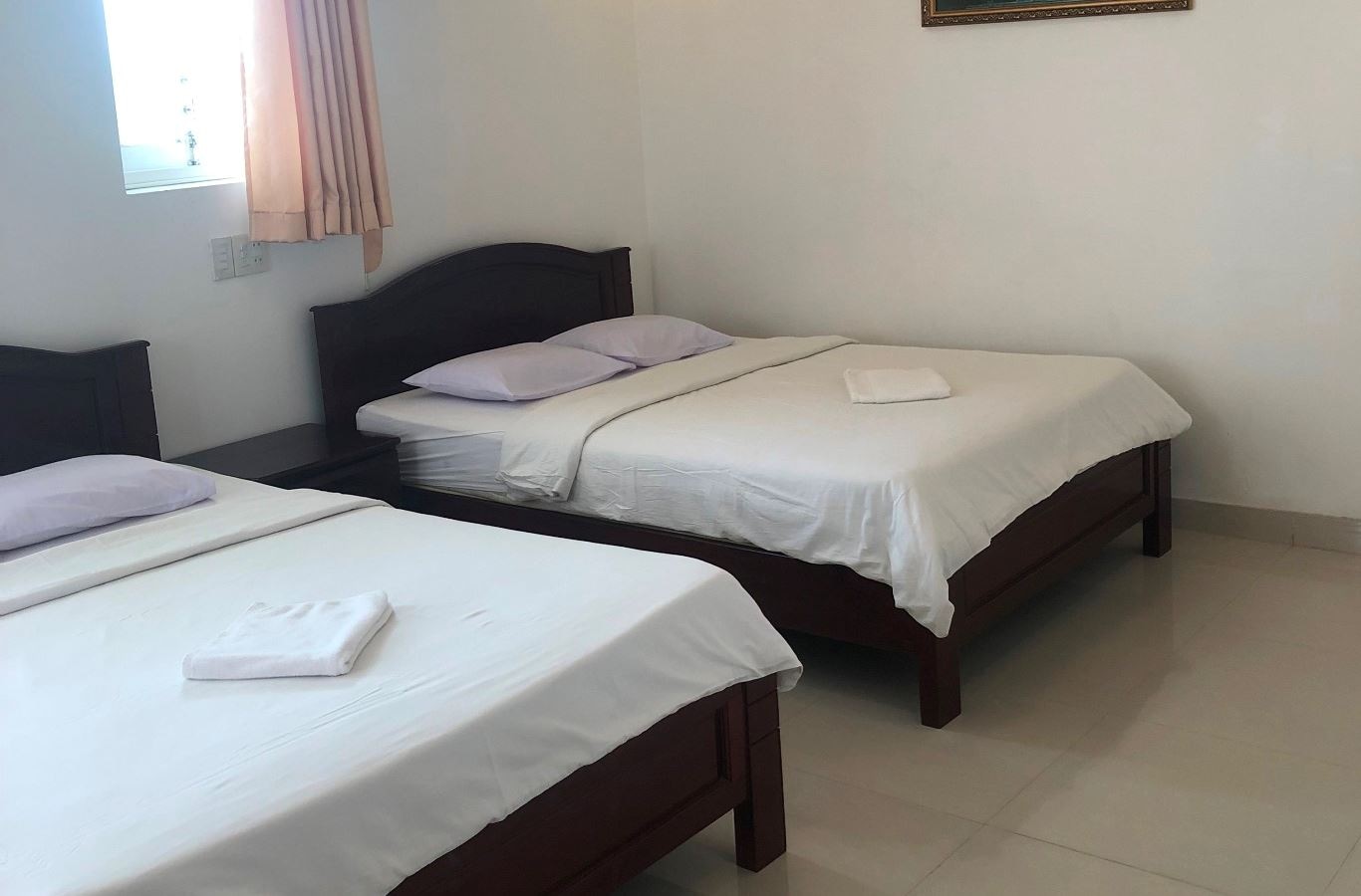 rooms-suite-room-hillside