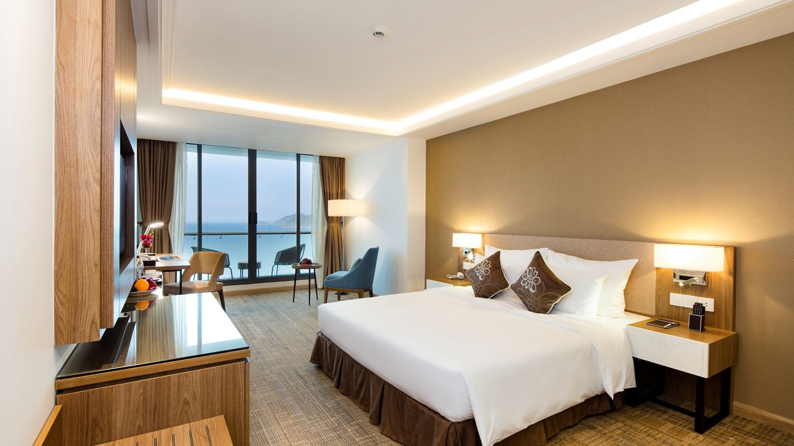 rooms-premier-deluxe-ocean-view-with-balcony-child-without-extra-bed