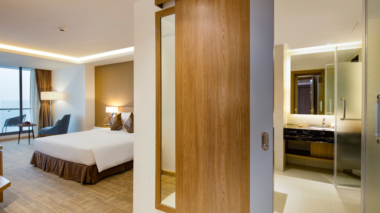 rooms-premier-deluxe-ocean-view-with-balcony-child-without-extra-bed