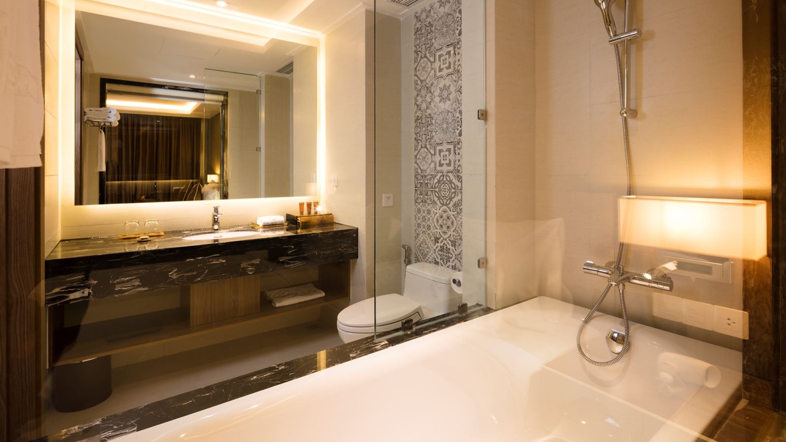 rooms-premier-deluxe-ocean-view-with-balcony-child-without-extra-bed