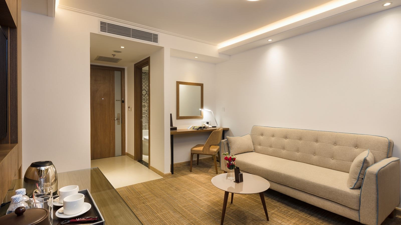 rooms-comodo-grand-suite-sea-view-with-balcony-child-without-extra-bed