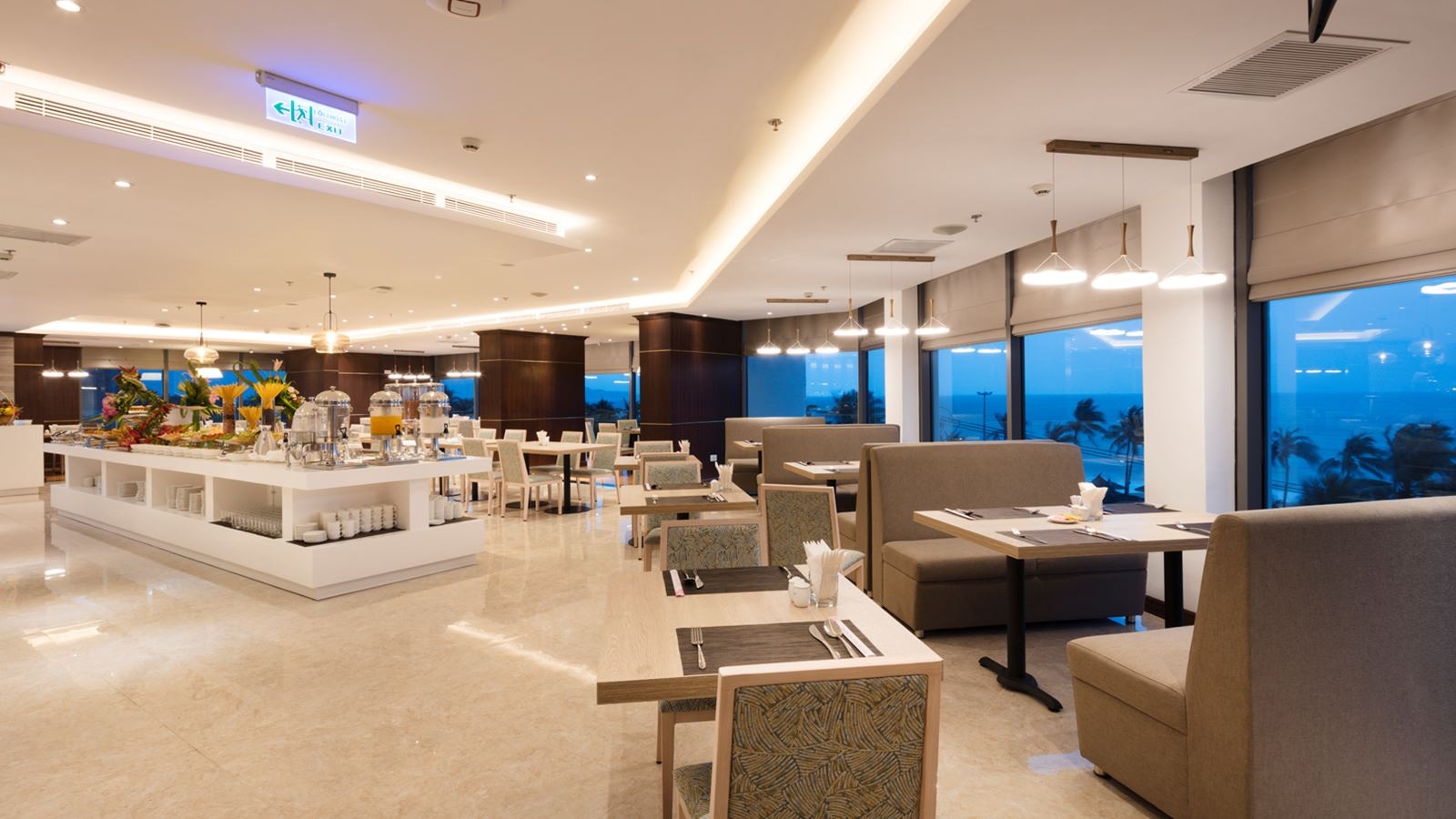 restaurants-restaurant