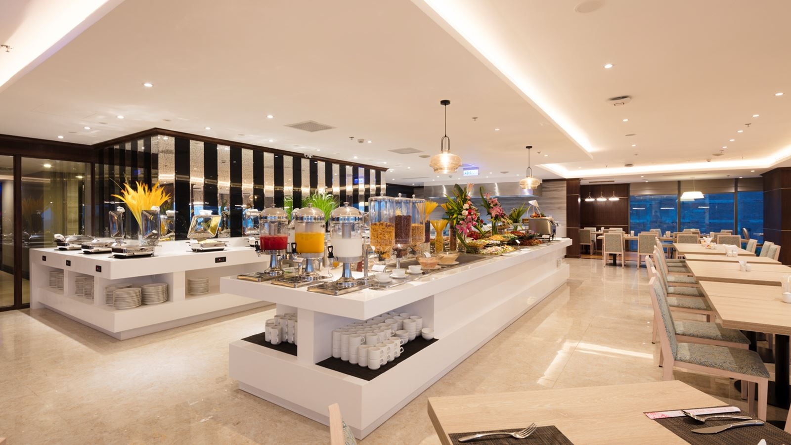 restaurants-restaurant