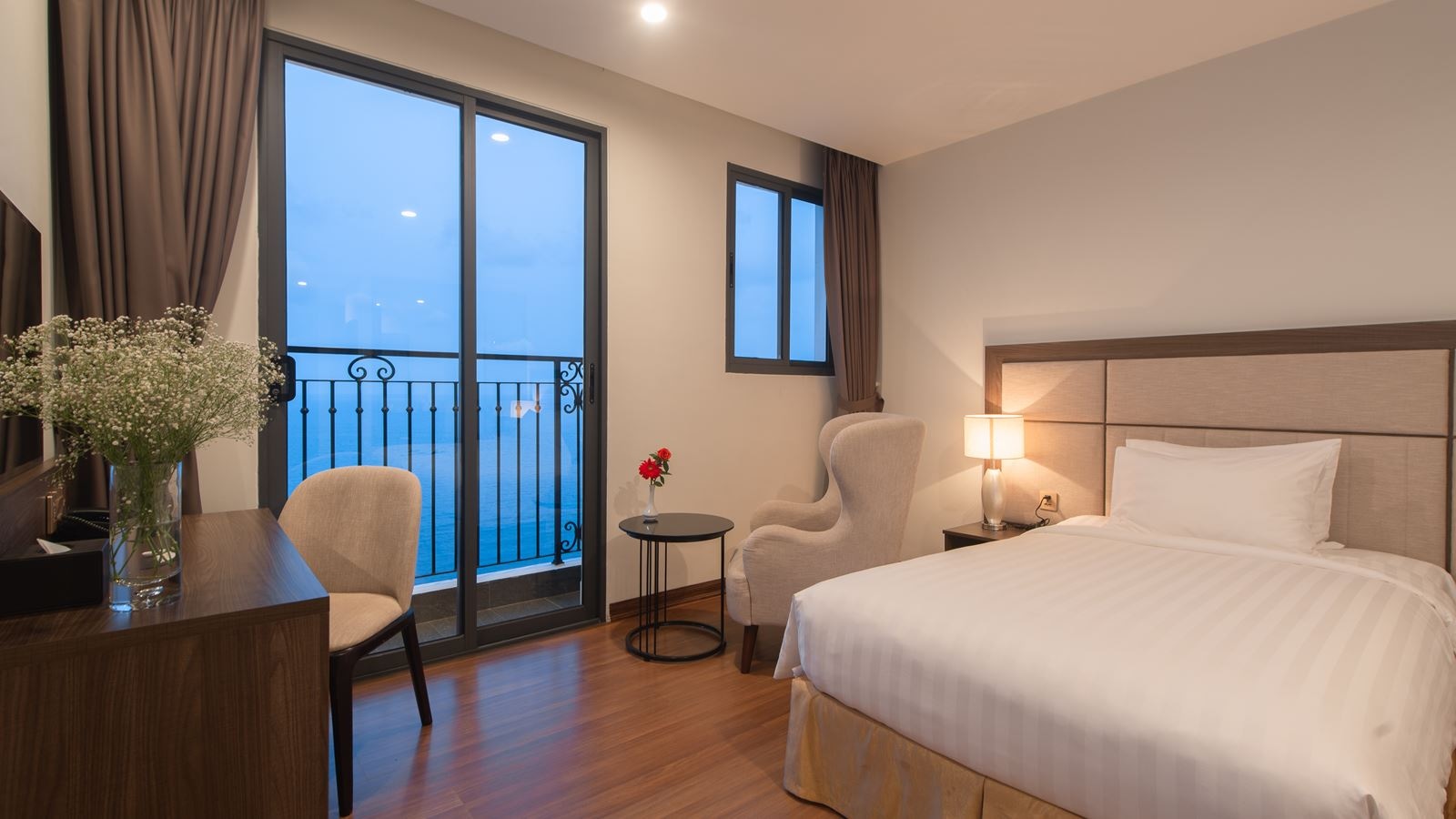 rooms-studio-plus-seaview-with-balcony