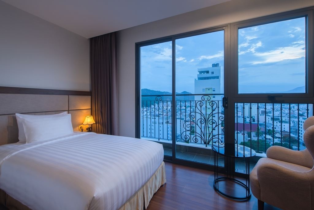 rooms-studio-with-balcony