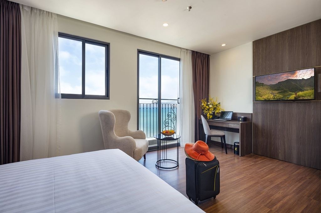 rooms-studio-plus-sea-view-with-balcony-child-without-extra-bed