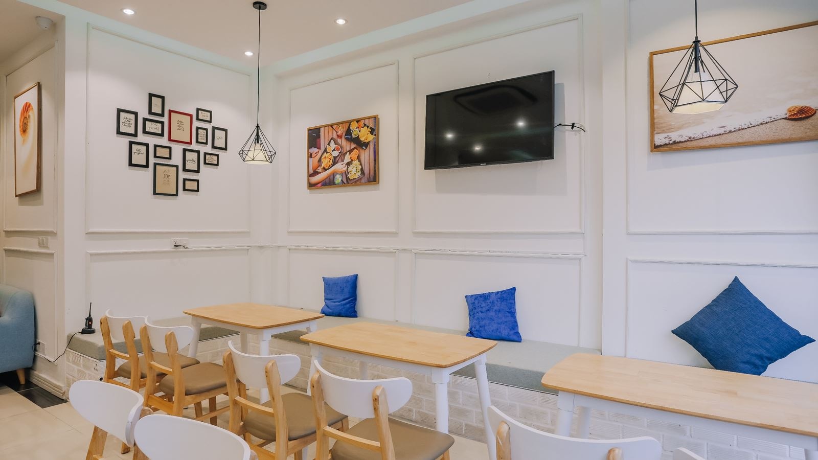 restaurants-restaurant