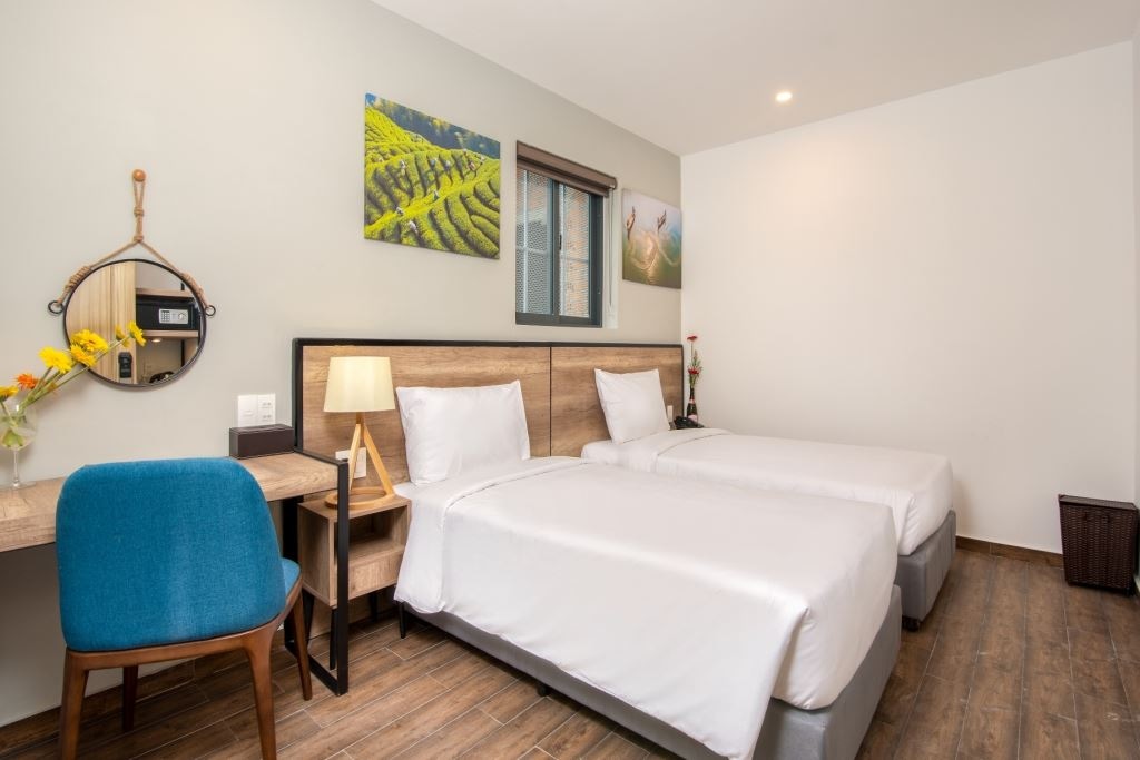 rooms-deluxe-room-with-window