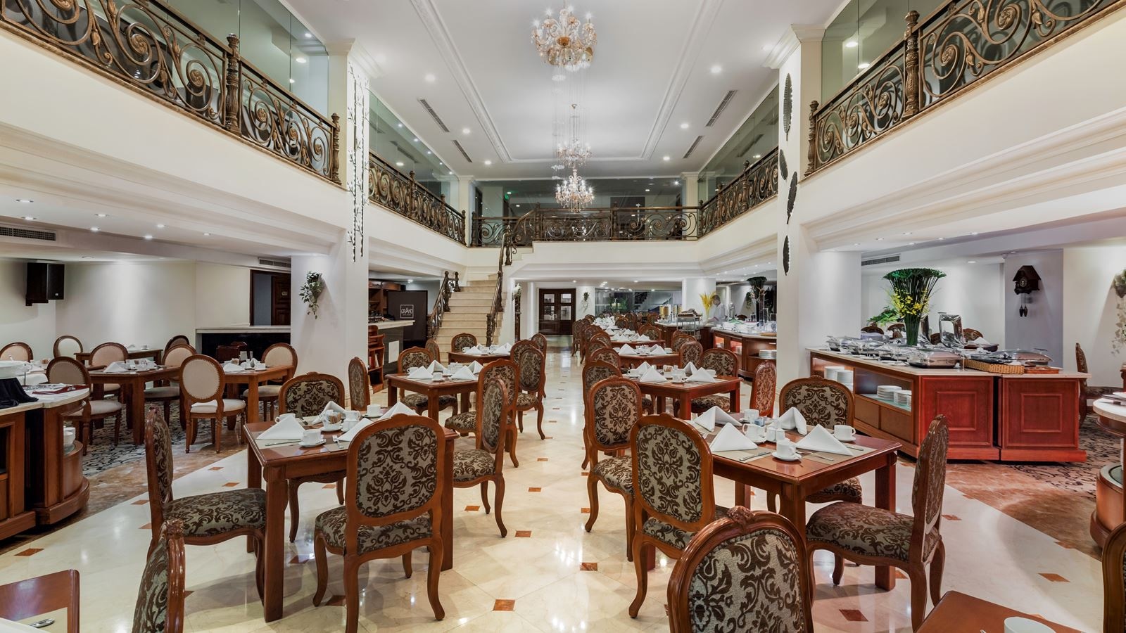 restaurants-saigon-palace
