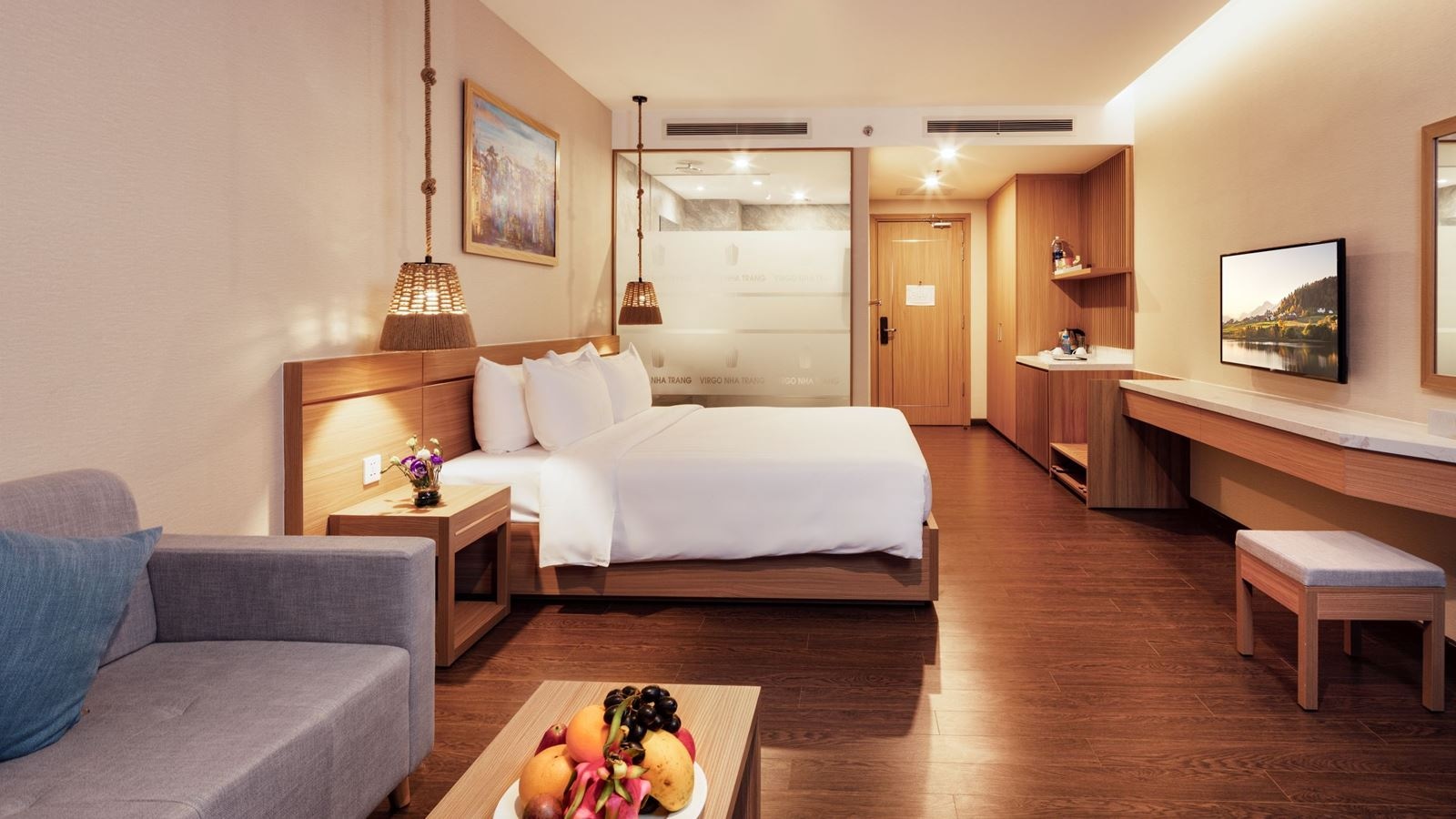 rooms-deluxe-city-view-with-balcony