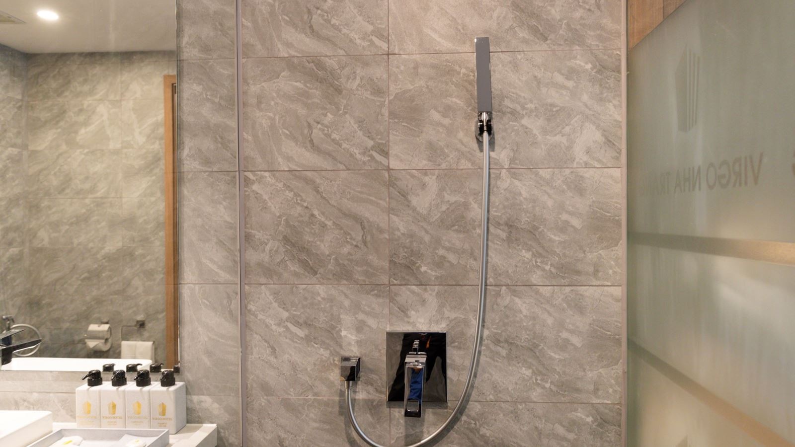 rooms-deluxe-city-view-with-balcony