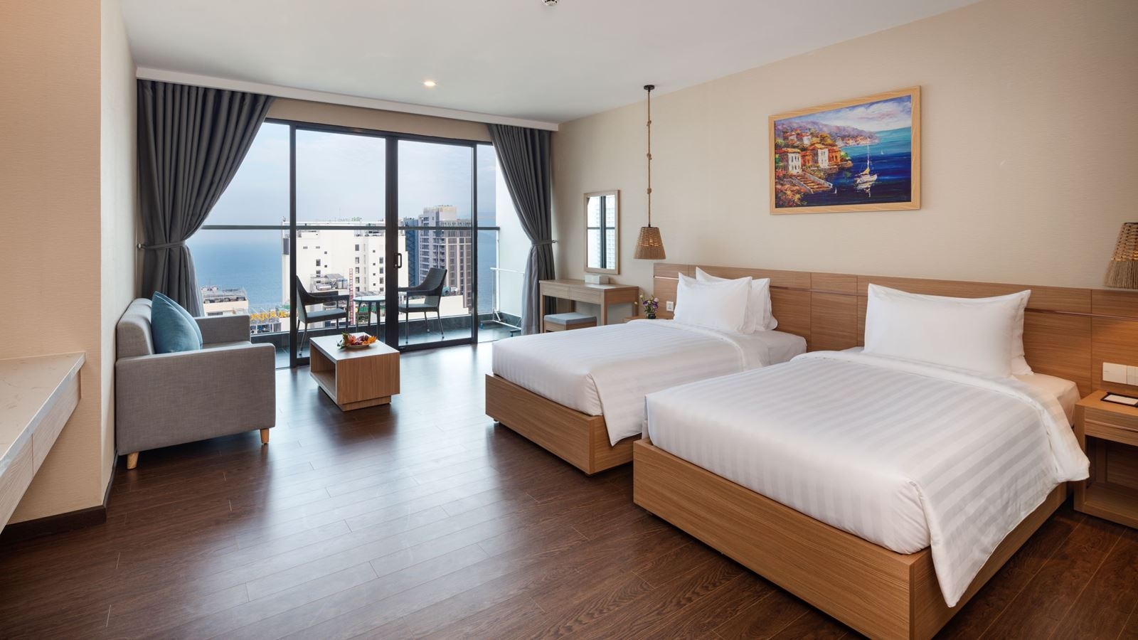 rooms-deluxe-partial-seaview-with-balcony