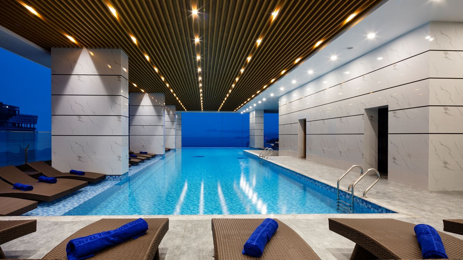 pools-indoor-pool