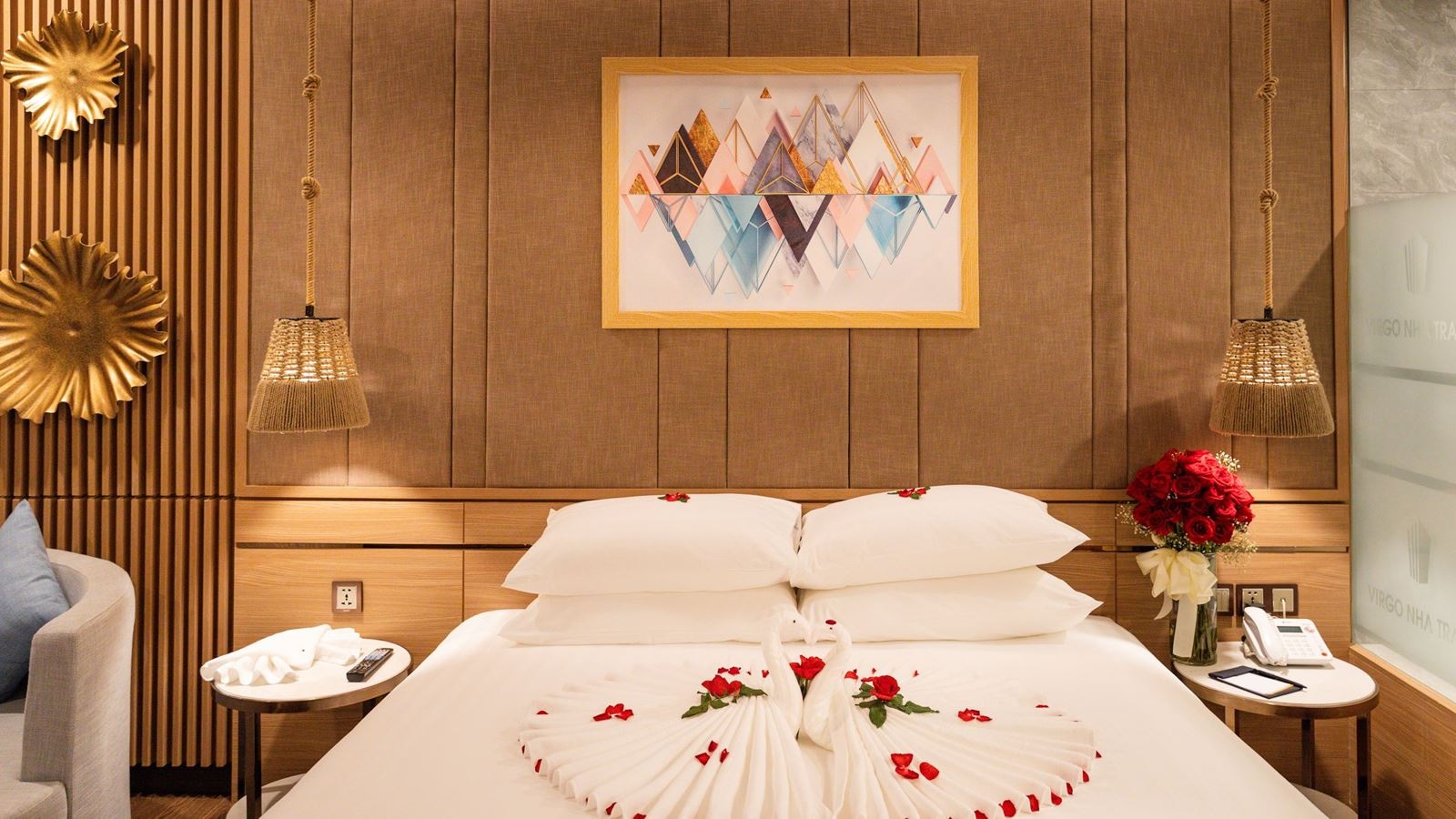 rooms-deluxe-city-view-with-balcony-child-without-extra-bed