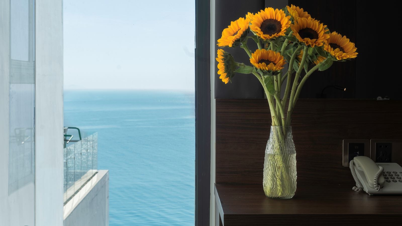 rooms-deluxe-honeymoon-partial-sea-view-child-without-extra-bed