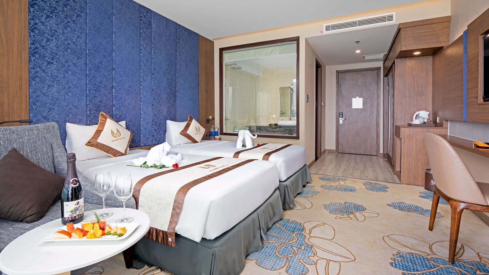 rooms-premier-ocean-view-with-balcony