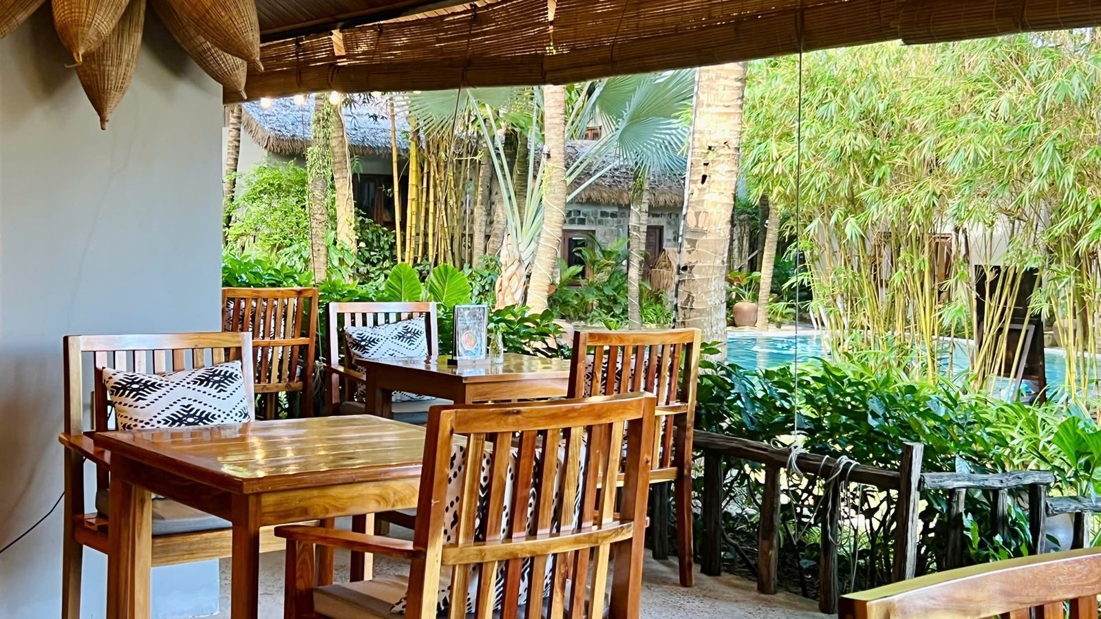 restaurants-m-resort-restaurant