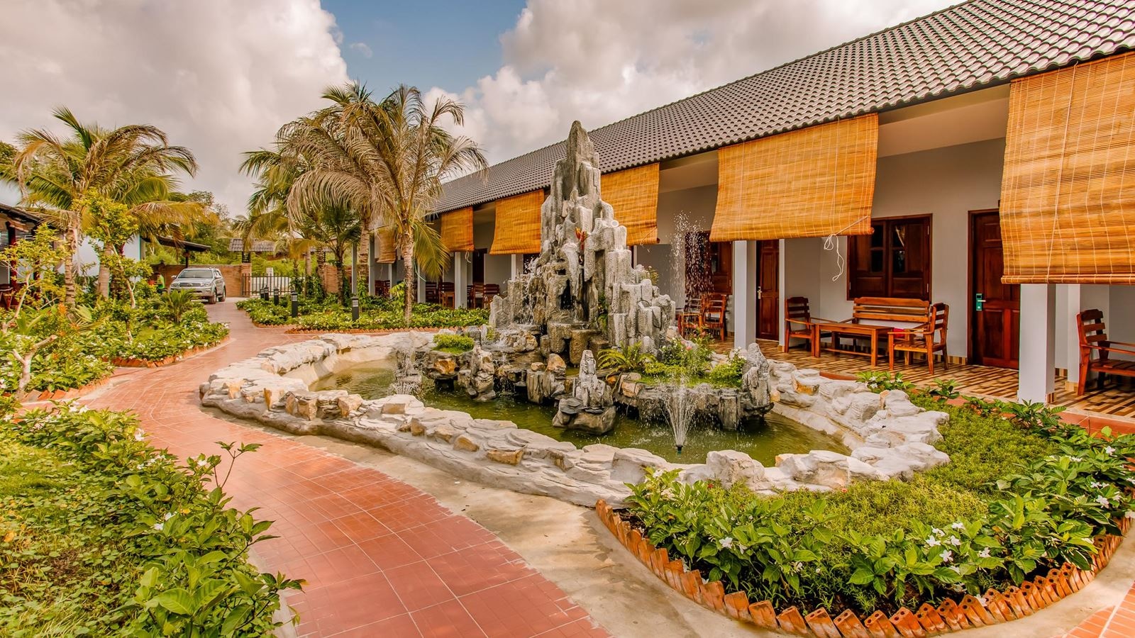 rooms-deluxe-family-garden-view