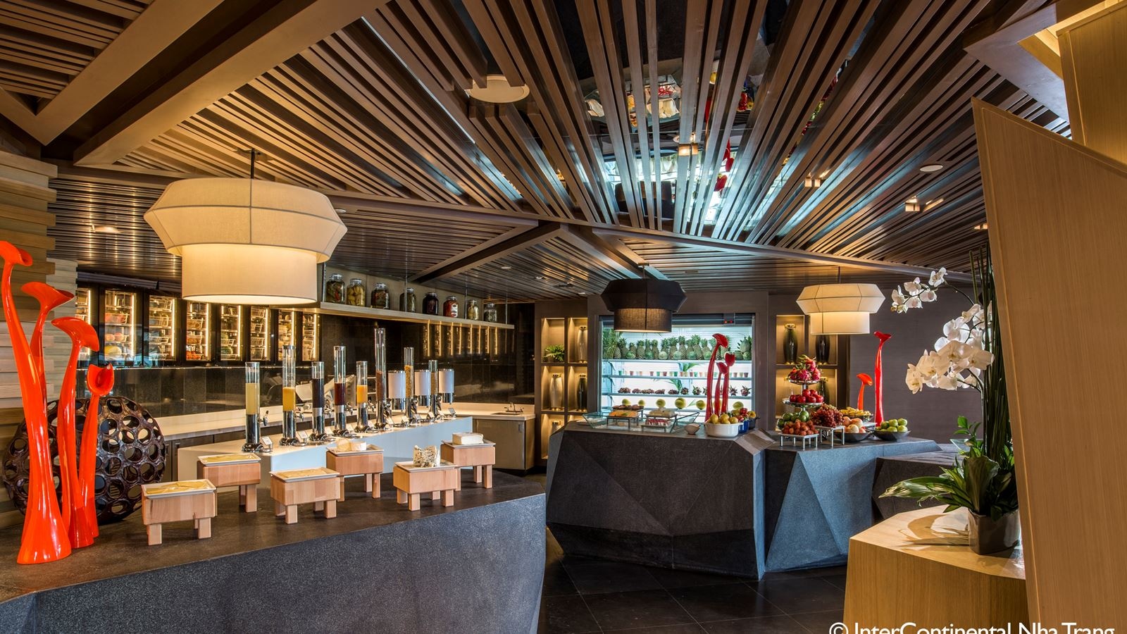 restaurants-restaurant