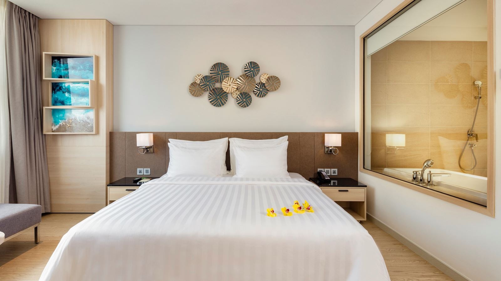 rooms-premier-partial-sea-view