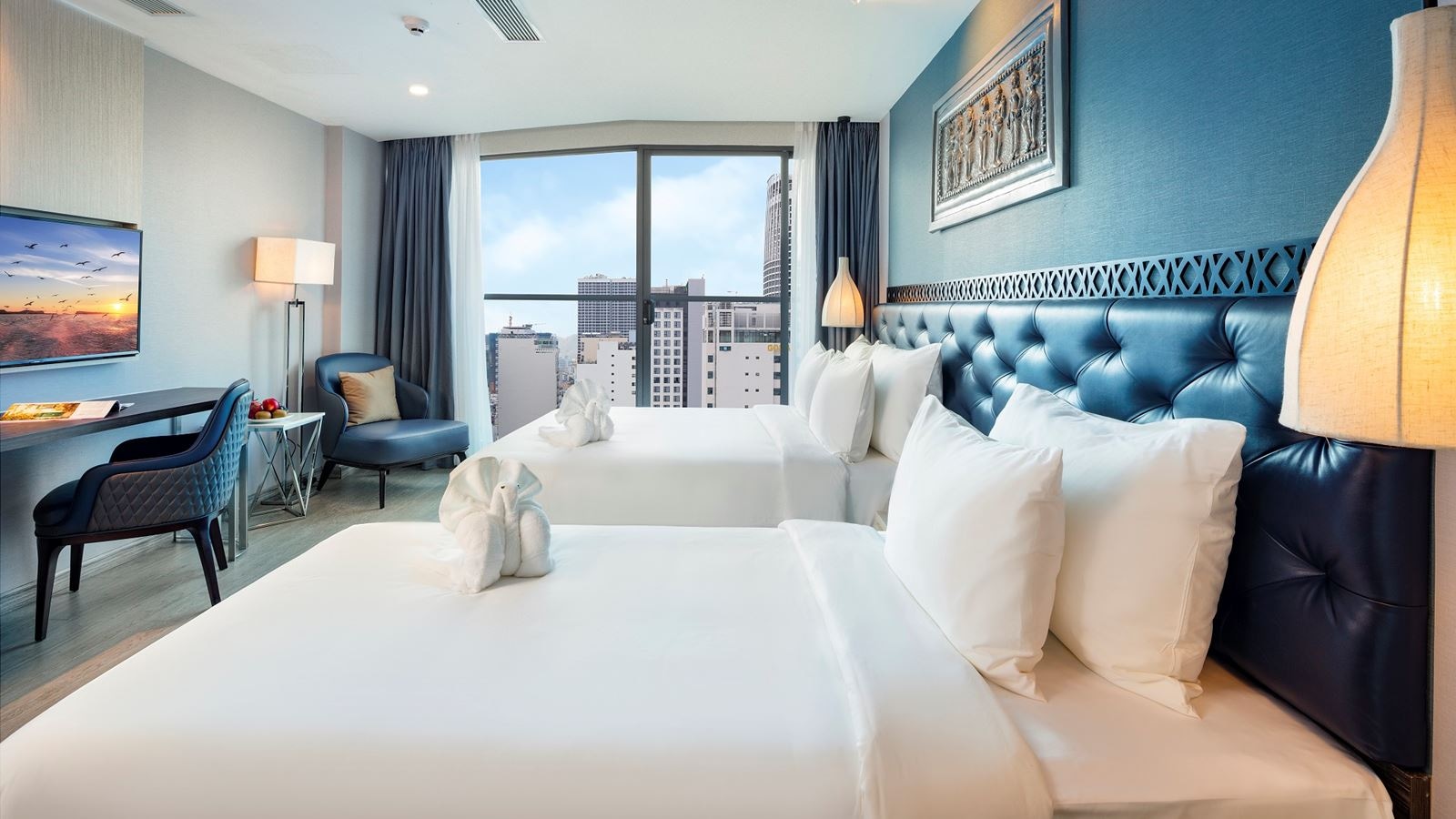 rooms-grand-triple-with-balcony-no-extra-bed