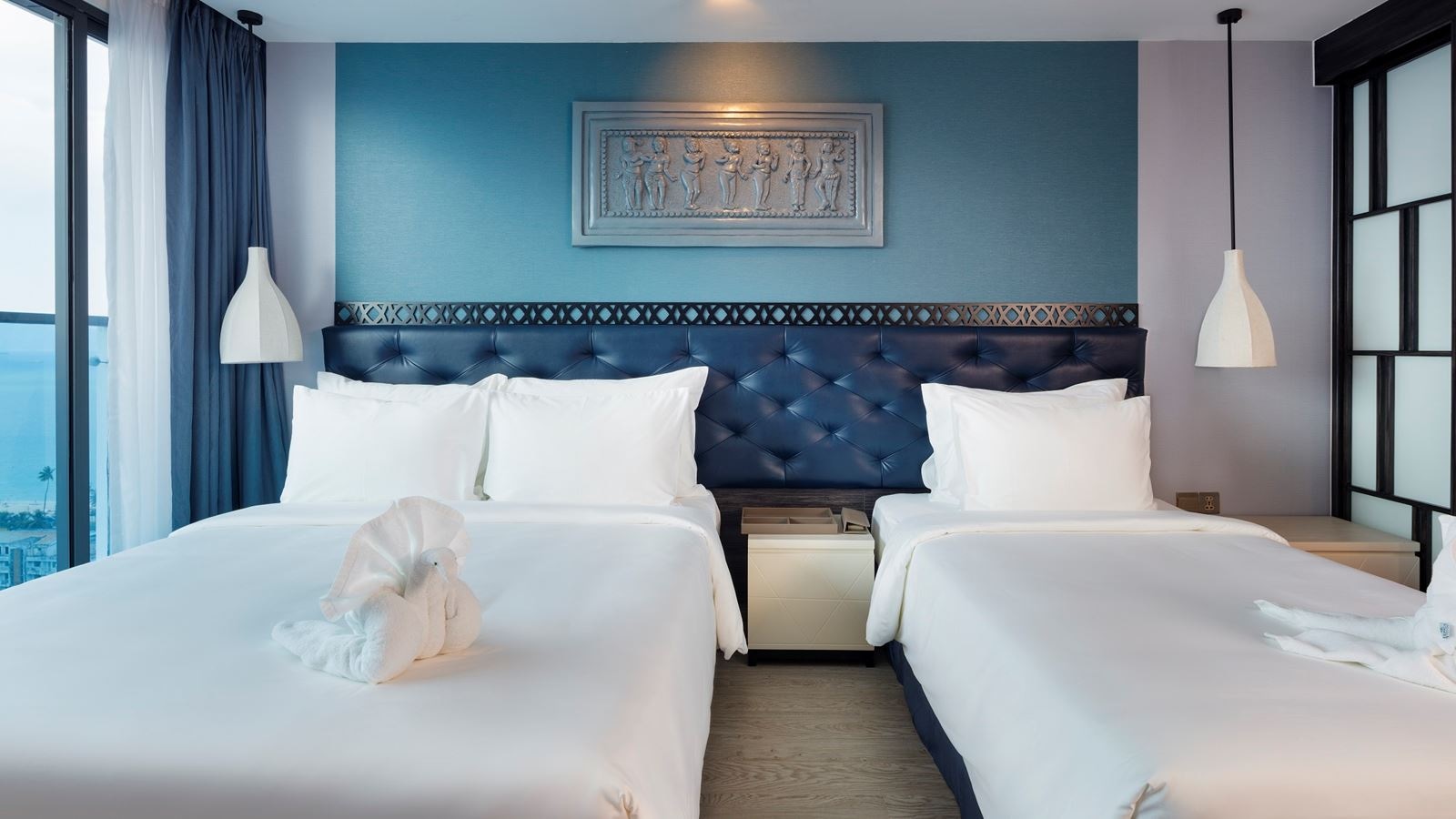 rooms-grand-triple-with-balcony-no-extra-bed