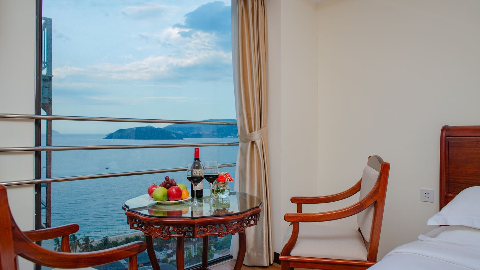 rooms-junior-suite-balcony