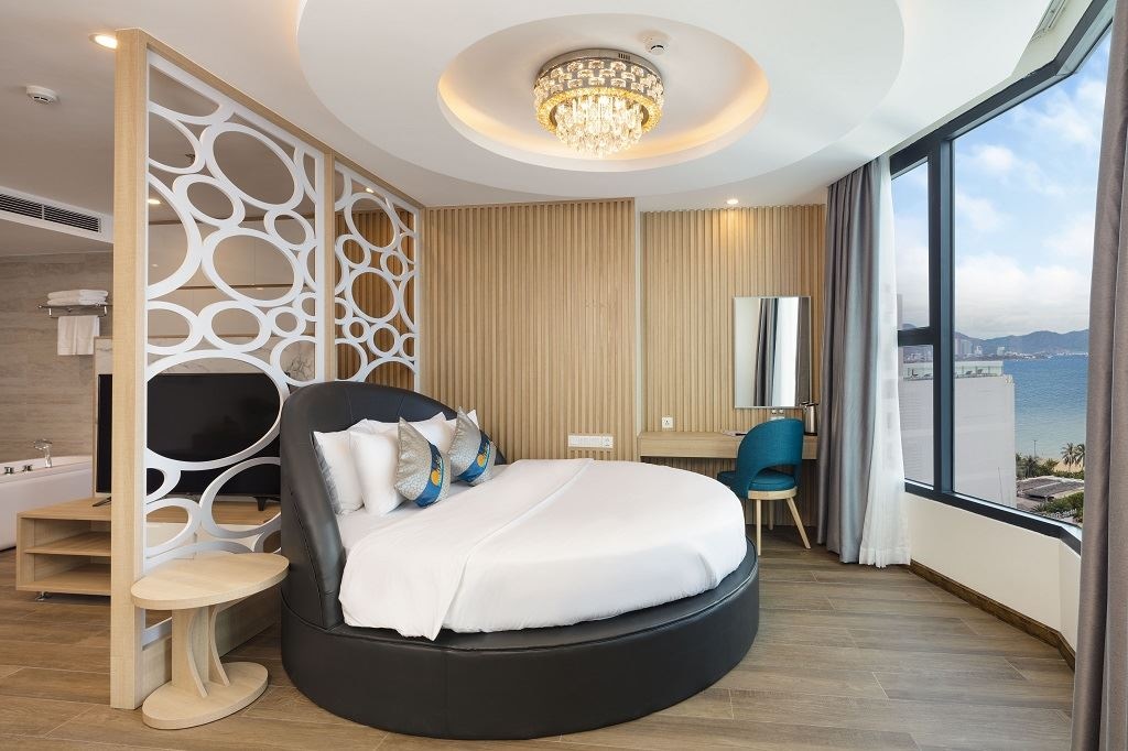 rooms-suite-partial-seaview-double