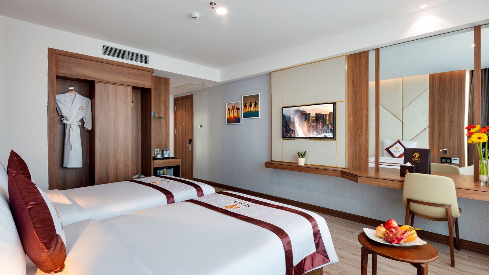 rooms-senior-sea-view-with-balcony-child-without-extra-bed