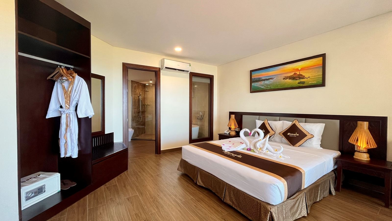 rooms-premium-family-grove-view